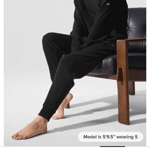 Alo Muse Black Ribbed Lounge Set